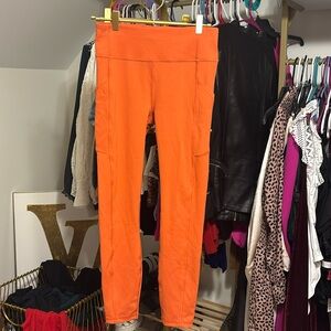 Lululemon size 6 25 inseam with pockets